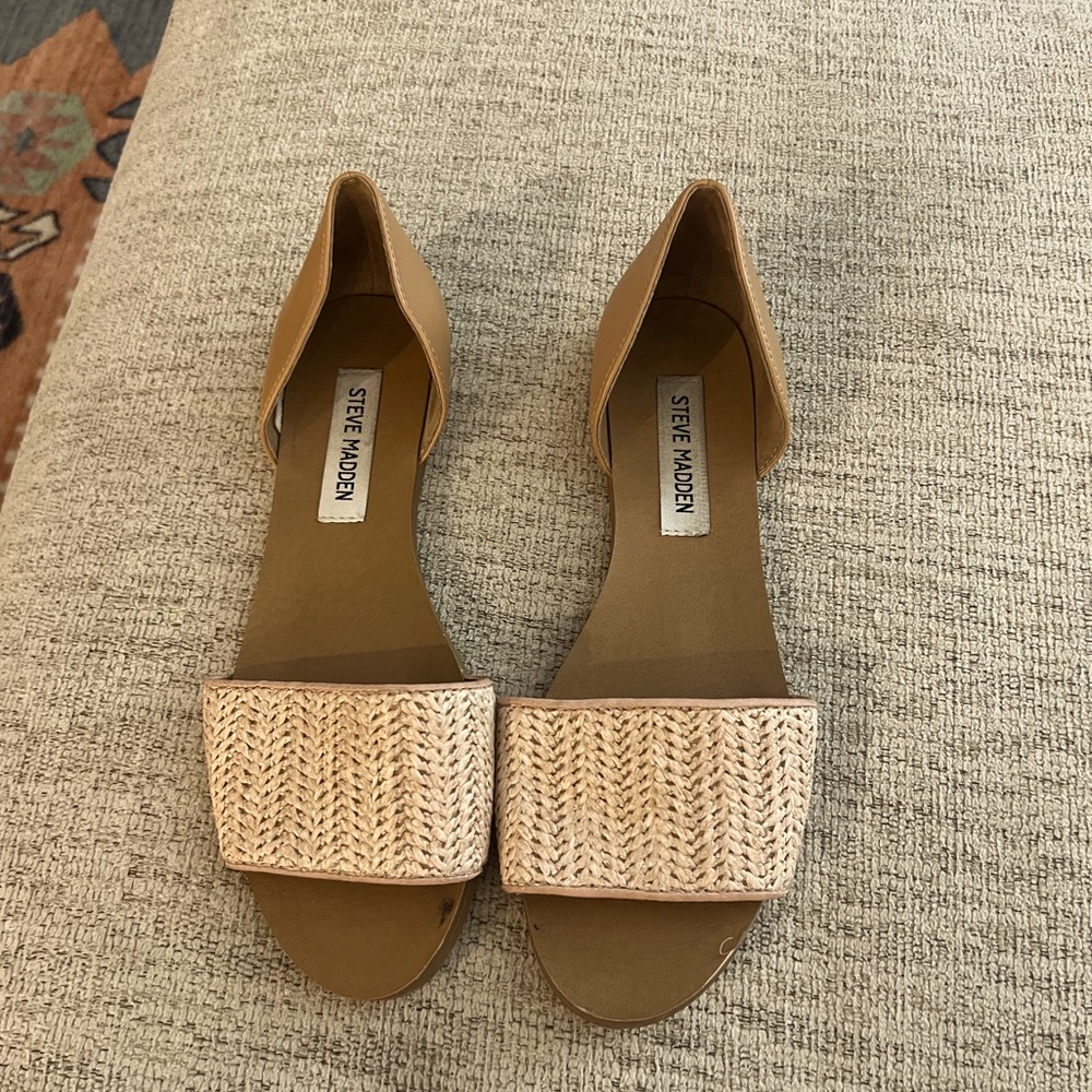 Steve Madden sandal flats 7.5